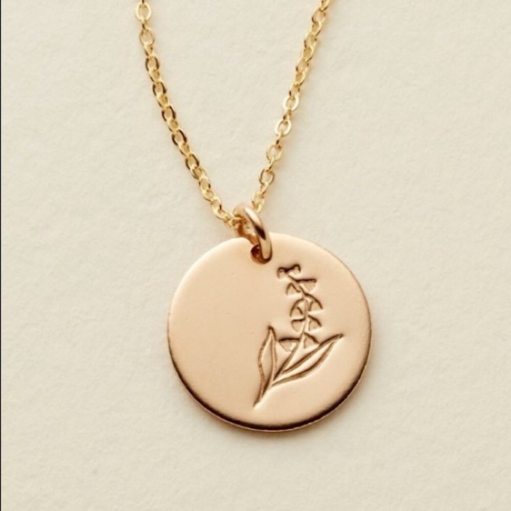 Minimal Birth Month Flower Pendant Gift Necklace - Picture 14 of 16